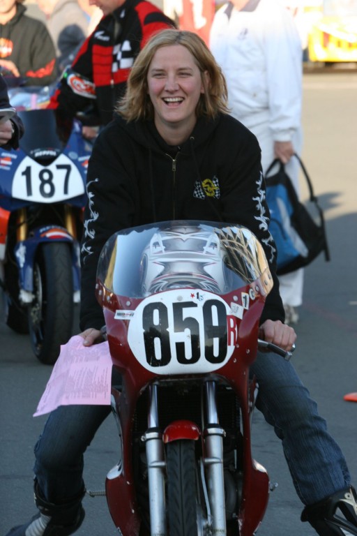 Women Who Ride: Jennifer Rromme with her trackbike