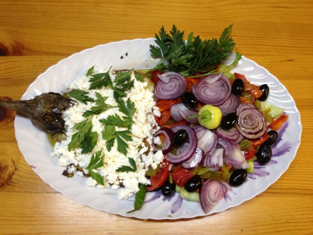 Violeta_Traditional BG Salad